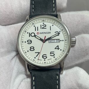 WENGER WATCH ATTITUDE DAY DATE
01.0341.101 QUARTZ 41mm Men’s SWISS MADE